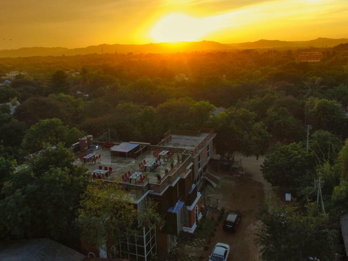 Eternal Lodge Bagan Buitenkant foto